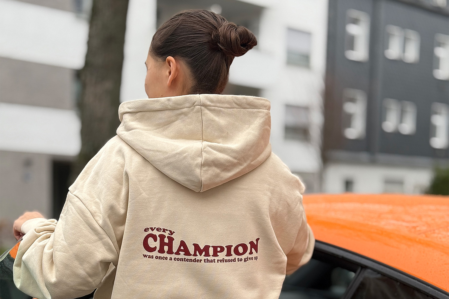 Ideallinie Streetwear präsentiert neue Kollektion „Living the Life of a Champion“